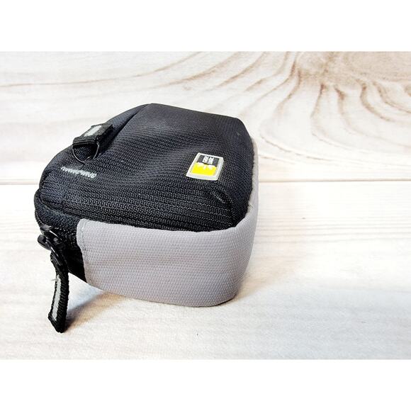 HP PhotoSmart M547 Point & Shoot Pocket Digital Camera DIGICAM W/ Card & Case - Picture 16 of 16